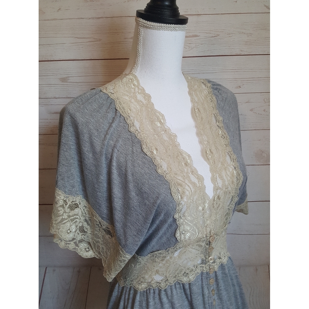 Romantic Boho Style Lace Detail Top | Size XS/S - Picture 4 of 6